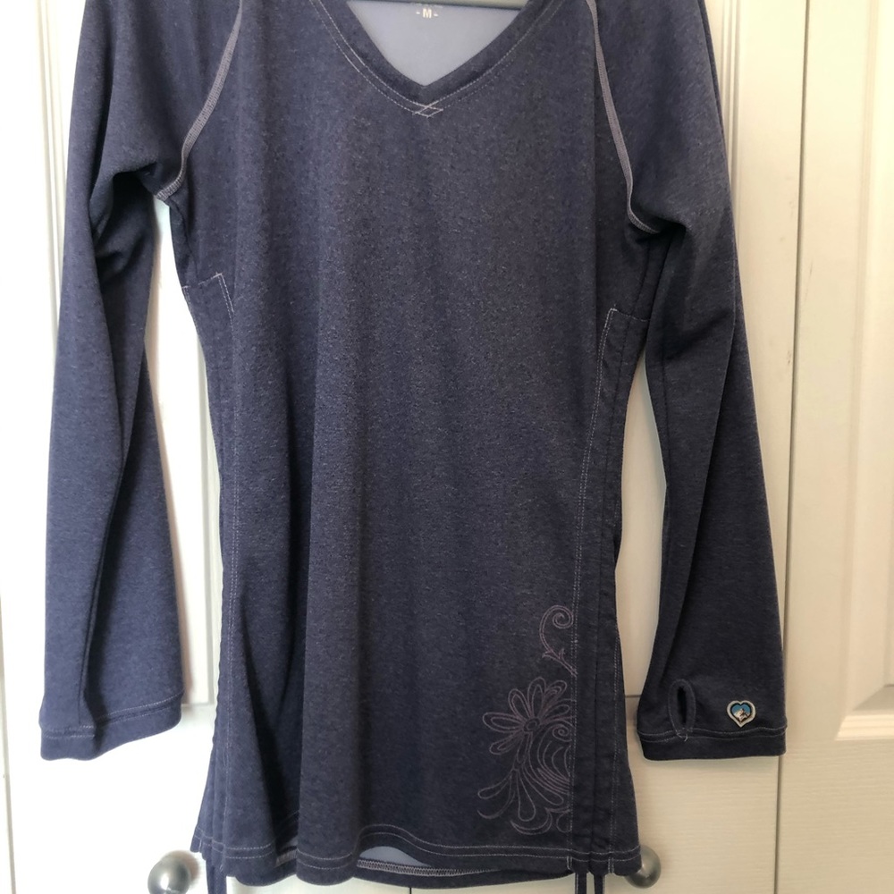 Kuhl athletic top